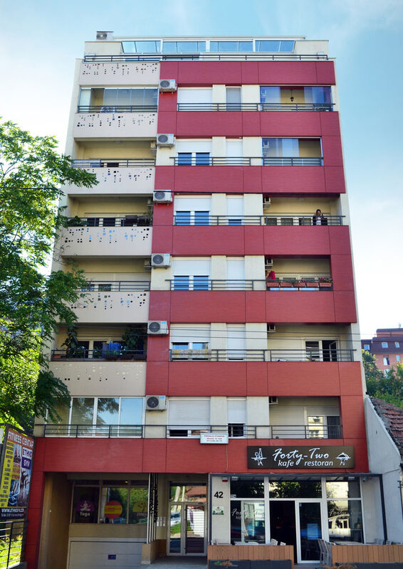 Dimitrija Tucovića 153, Beograd, Stambena zgrada, PVC i ALU stolarija